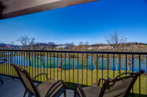 Spacious 3BR w River VIEWS 2 Min to Pigeon Forge